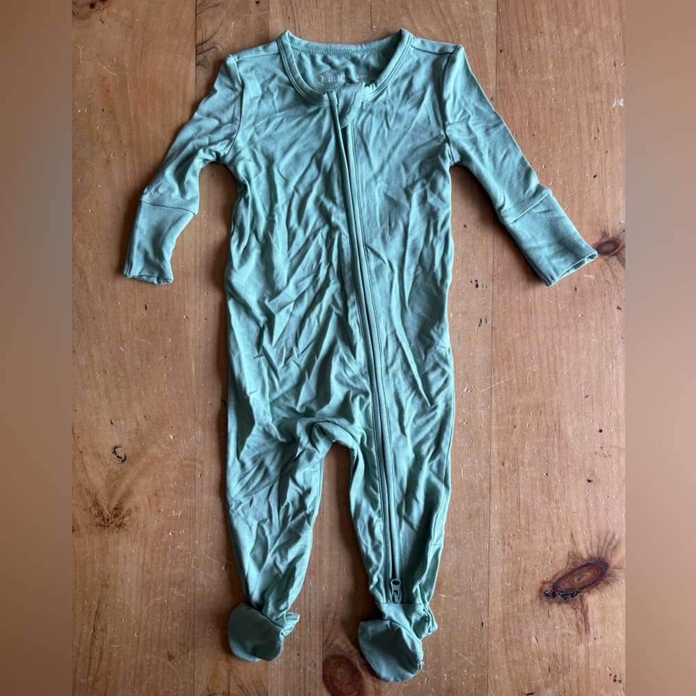 NWOT Quince Bamboo Footie Pajamas 3-6 months